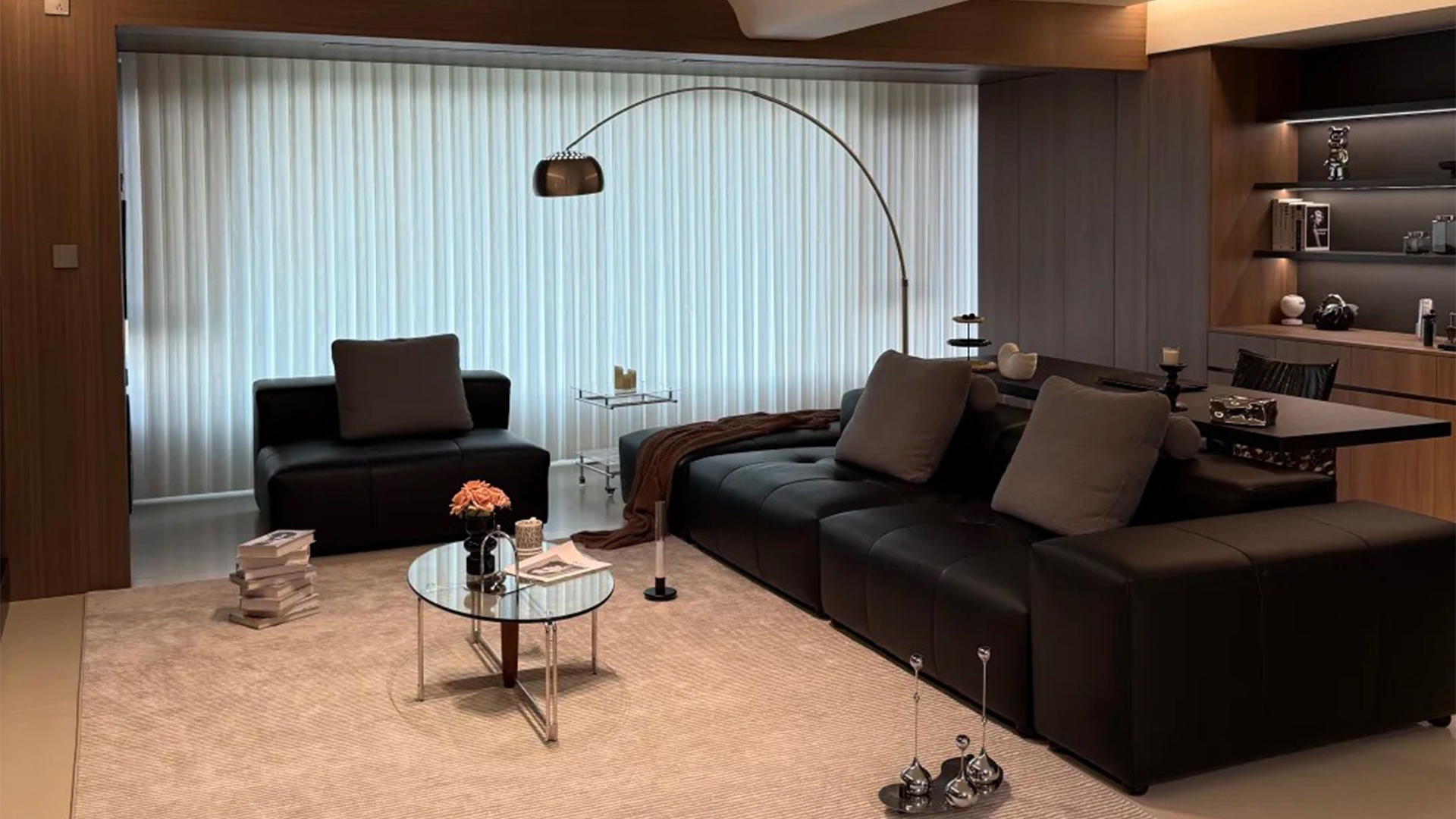 輕奢風案例 | 金屬玻璃與中性色調(diào)協(xié)奏，細節(jié)勾勒高級感